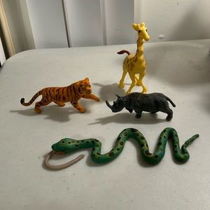Safari play animals